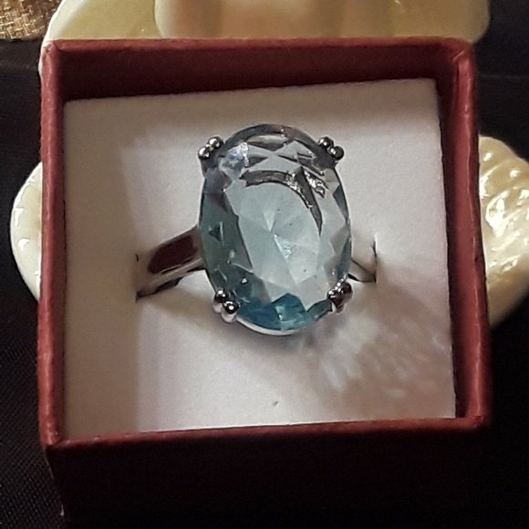 Ladies Aquamarine Ring - Picture 2 of 4